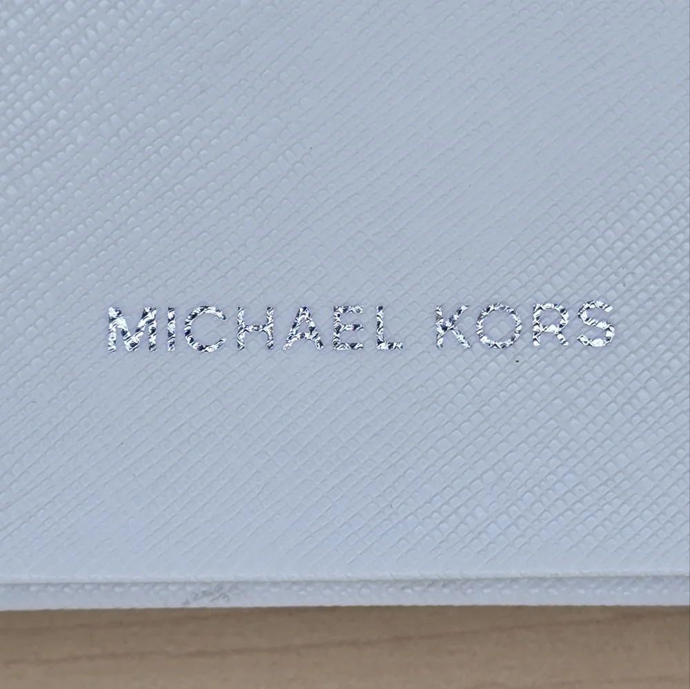Michael Kors White Clutch Eyeglass Case‎